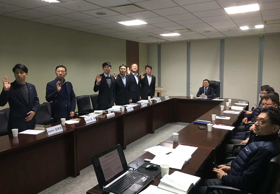 모범적인 리더가 되겠다고 다짐을 하고 있는 토토사이트추천 청년중역회의 1기.